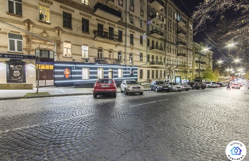 Khreshchatyy Yar Apartment | ✭✭✭✭✭GORGEOUS COZY APARTMENT CLOSE TO KHRESCHATYK