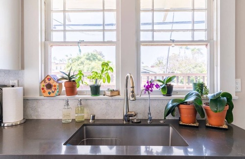 South Park House | Gorgeous Cozy Eclectic Craftsman House. Minutes to Downtown. Best Location!