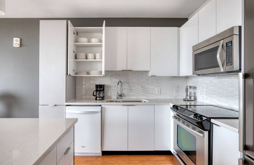 Chinatown Apartment | Gorgeous Downtown 1BR w/W/D & Gym, nr Greenway, by Blueground