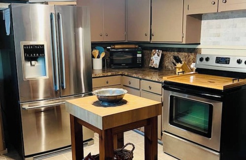 Monroe Cottage | Gorgeous Garden District Cottage