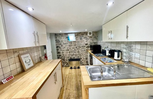 Monkswood Cottage | Gorgeous Georgian Cottage, Hampers, Fast Wifi, Pets Welcome!