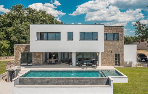 Groznjan House | Gorgeous Home In Buje With Kitchen