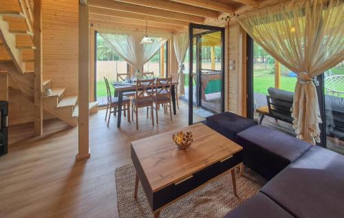 Miroszewo House | Gorgeous Home In Nowe Warpno With Sauna