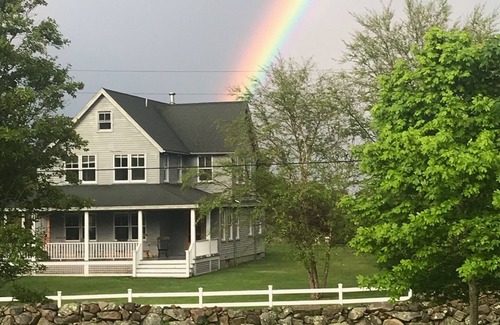 Block Island House | Gorgeous home in PRIME LOCATION- close to everything with air conditioning