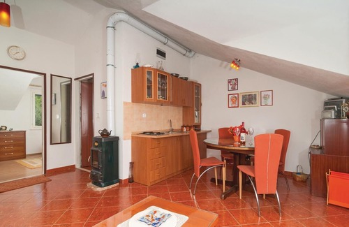 Pucisca House | Gorgeous home in Pucisca with WiFi