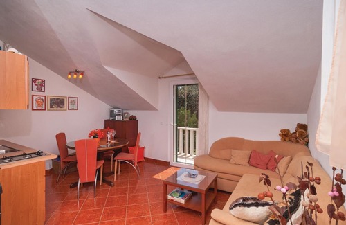 Pucisca House | Gorgeous home in Pucisca with WiFi