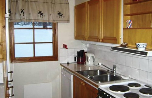 Sarna House | Gorgeous home in Särna with kitchen