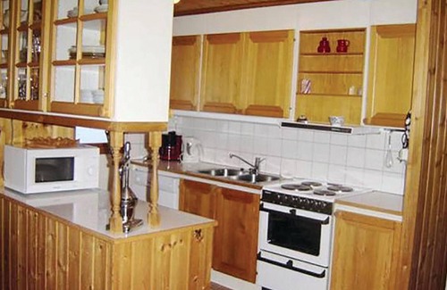 Sarna House | Gorgeous home in Särna with kitchen