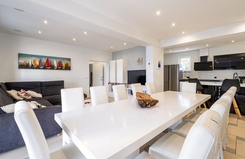 Janjina House | Gorgeous home in Sreser with sauna