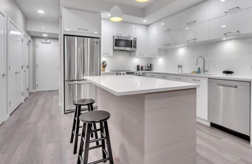 Downtown Squamish Apartment | Gorgeous Hotel in a Home With Mountain Views