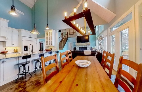 Port Elgin House | Gorgeous Lake Huron home with beach access, kayak, & fireplace - dog-friendly