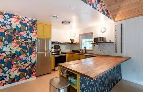 East Stroudsburg Cabin | Gorgeous Lake Cabin in the Poconos with private hot tub