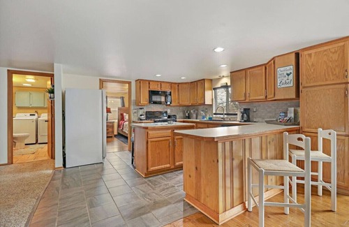 Ingleside Apartment | Gorgeous Nautical 2/2 Lake House Chain O` Lakes with Hot Tub