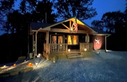 Cub Run Cabin | Gorgeous New Cabin with 75 Acres!Trails, Waterfalls and Amazing Rock Formations!