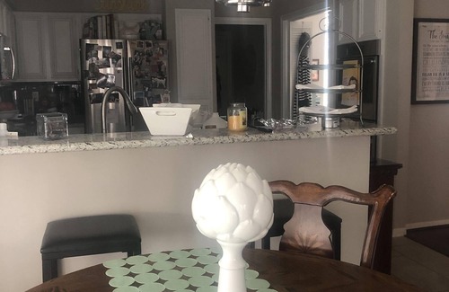 Clear Lake House | Gorgeous, Relaxing & FUN Entire House near Beach, Lake, and Kemah Waterfront