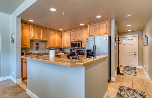 Florence Condo | Gorgeous riverfront rental with excellent views & large private deck