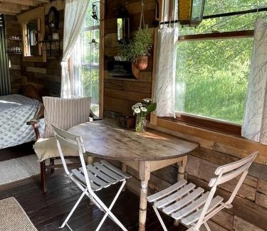 Argyle House | Gorgeous Tiny House Rental for a Glamping Getaway near Saratoga Springs in Upstate New York