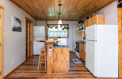 Slade Apartment | Gorgeous View Cabin - in Red River Gorge, KY