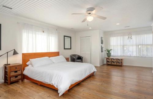 Brigands' Bay House | Gorgeous Waterfront Vacation Rental for an Unforgettable Family Getaway in Frisco, North Carolina