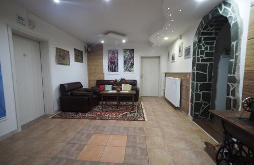 Prevalje Bed & Breakfast | Gostilna PIK