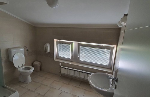 Slovenska Bistrica House | Gostilna s prenočišči pri Janezu