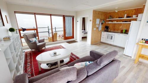 Hellissandur Apartment | Gotuhus - Ocean View Apartment