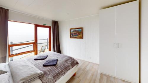Hellissandur Apartment | Gotuhus - Ocean View Apartment