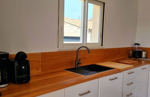 Goudargues Villa | Goudargues Villa Hestia, villa with swimming pool 300m from the center, private parking.