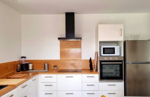 Goudargues Villa | Goudargues Villa Hestia, villa with swimming pool 300m from the center, private parking.