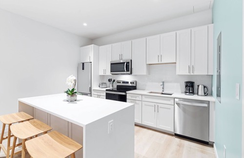 Seven Mile Beach Apartment | Governors Village Seven Mile Beach Corridor