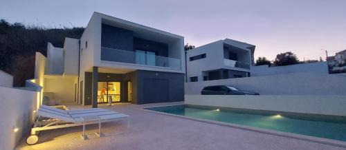 Foz do Arelho Villa | Gozo - new luxury villa with private pool
