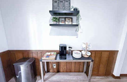 Grand Rapids House | GR Retreat - 2BR, Mins from Downtown & Restaurants, Nintendo Switch & Games