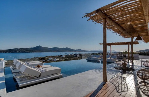 Antiparos House | Antiparos Cycladic Luxury Villa "Lev" - 300m from beach - Concierge + staff of 2