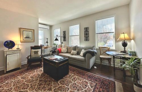 Port Washington Apartment | Grace Adventure House, Walk to Port, Shops, Beach