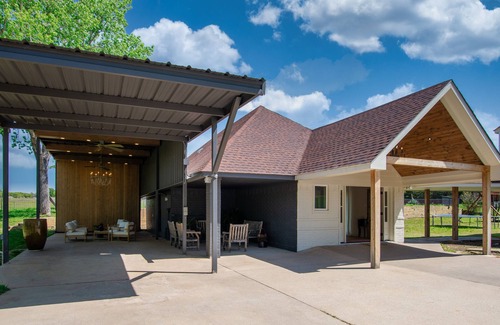 Azle House | Grace's Place at The Southern Sycamore Venue a quiet peaceful getaway