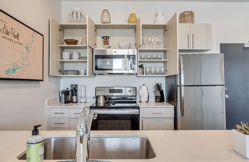 People's Freeway Apartment | Granary de Luxe Downtown 1BR/1BA +CoWorking Space & Gym