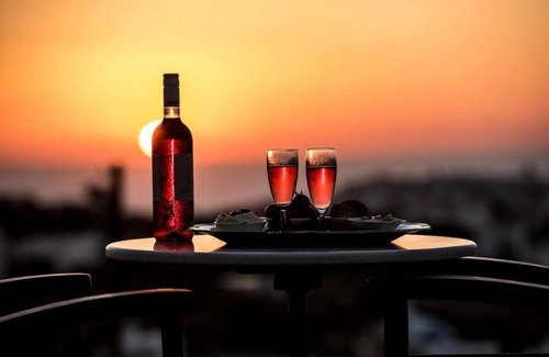 Finikia Apartment | Grand 1BR Suite & Private Balcony at Santorini