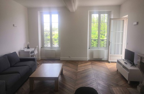 Mantes-la-Jolie Apartment | Grand 2P Entièrement Neuf, Bords de Seine Mantes