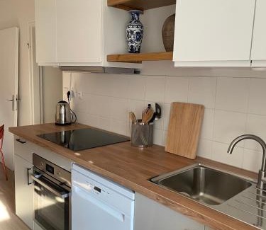 Avignon City Centre Apartment | Grand appartement intra-muros, clim, calme, ascenseur
