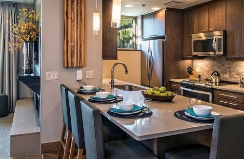 Peak 8 Condo | Grand Colorado Peak 8 [Ski-in/Ski Out] 1BR- Sleeps 4 - Luxury Resort & Spa