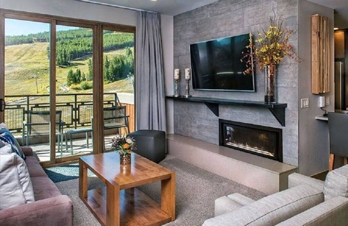 Peak 8 Condo | Grand Colorado Peak 8 [Ski-in/Ski Out] 1BR- Sleeps 4 - Luxury Resort & Spa