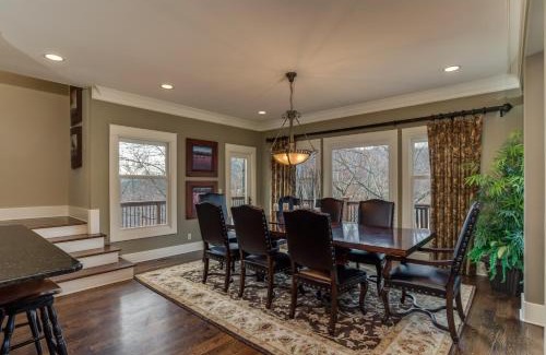 Mill Spring House | Grand Family Retreat 8Br With Stunning Golf Views