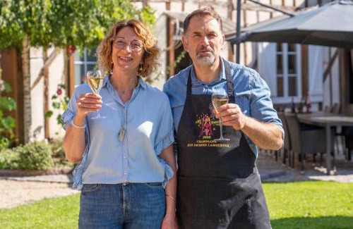 Louvemont House | Grand Gîte à Louvemont : 8 Chambres, Piscine Chauffée, Proche Lac et Activités outdoor - FR-1-611-69