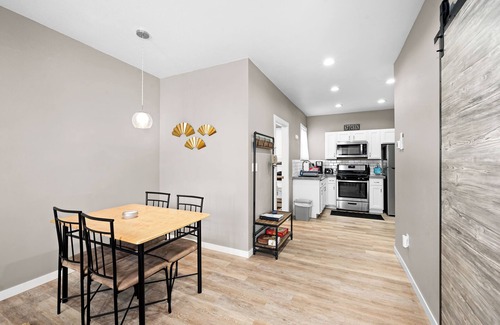 Duluth Apartment | Grand Getaways Apt. #1 in beautiful Duluth, Mn with A/C