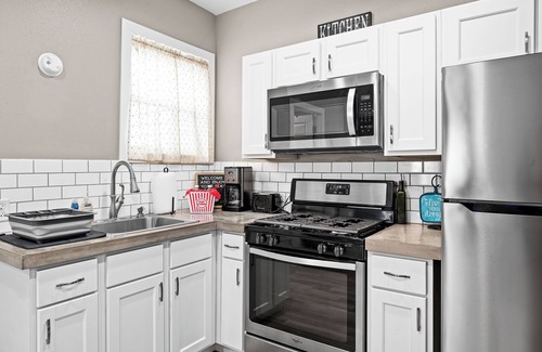 Duluth Apartment | Grand Getaways Apt. #1 in beautiful Duluth, Mn with A/C