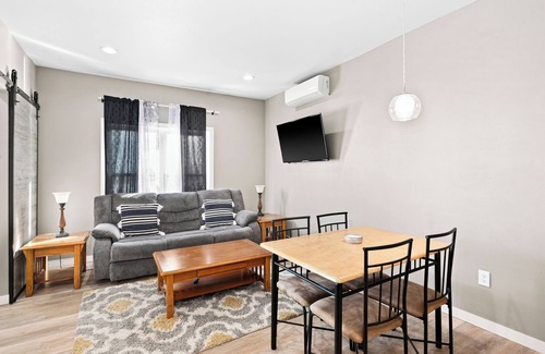 Duluth Apartment | Grand Getaways Apt. #1 in beautiful Duluth, Mn with A/C