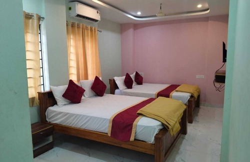 Honavar Hotel | Grand Inn Lodging And Boarding