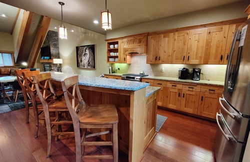 Government Camp House | Grand Lodge 30 at the Official Collins Lake Resort