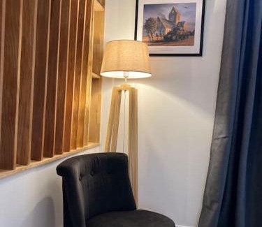 Sainte-Mere-Eglise Apartment | Grand Studio Ceo Bauer, en plein centre de Sainte-Mère-Eglise pour 2 pers