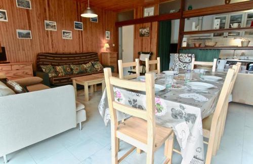 Chamrousse Apartment | Grand T2 cabine 55m² avec balcon exposé sud à Chamrousse 1650, animaux acceptés - FR-1-340-133